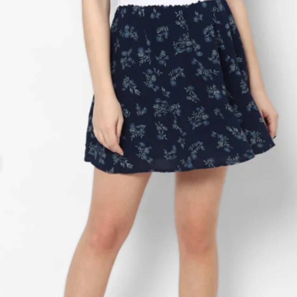 AE Summery Blue Floral Mini Skirt XL